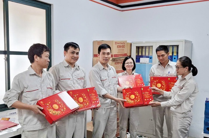 Trung thu ấm áp: Hơn 700 phần quà gửi tới NLĐ và các em nhỏ CADI-SUN